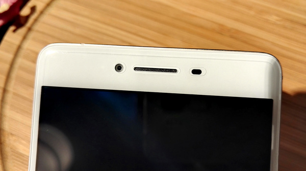 OPPO R7s评测:续航持久充电快,解决你的手机续航焦虑与拍照需求